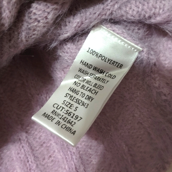 She + Sky Cropped Lavender Fuzzy Eyelash Ribbed Sweater Tank, Button Detail, EUC - Picture 6 of 6